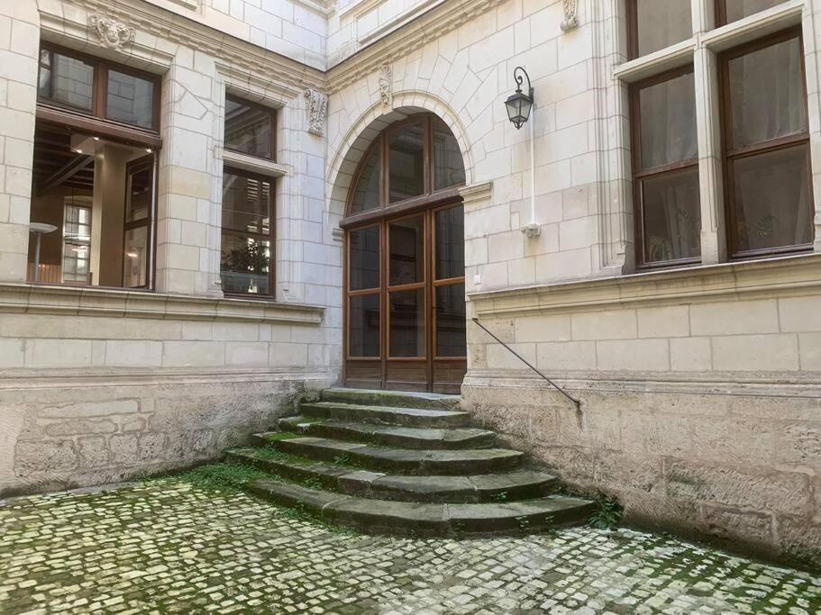 Hotel Robin Quantin In The Heart Of Old Тур Экстерьер фото